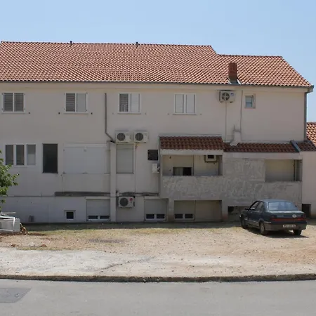 Apartman With Parking Space - 6693 *