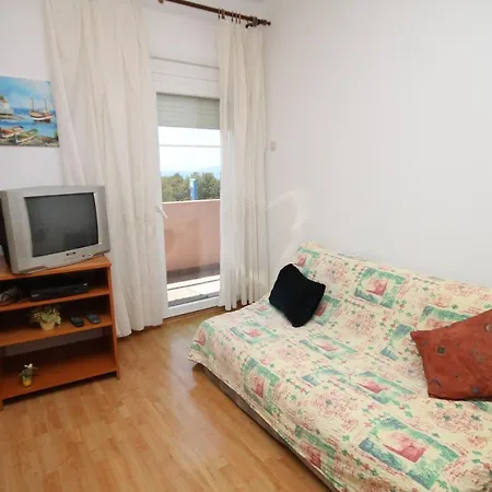 Lejlighed With Parking Space - 6693