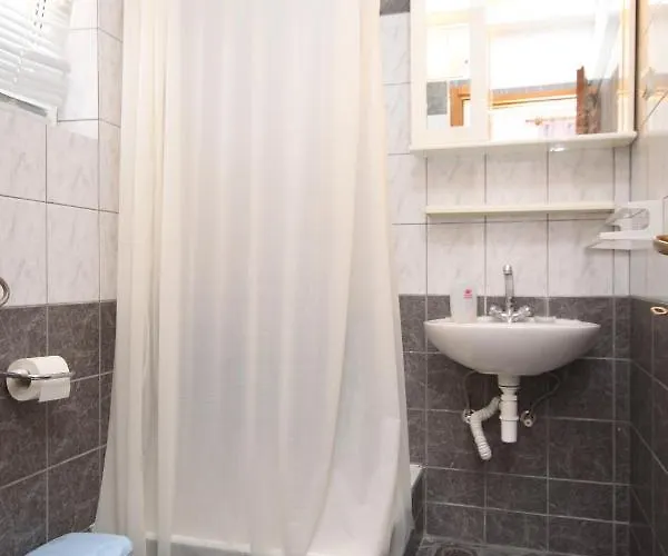 With Parking Space - 6693 Lägenhet Makarska